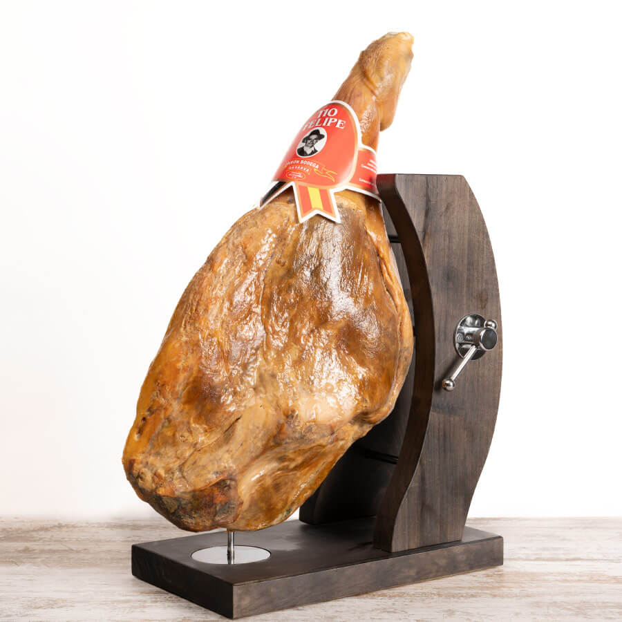 Jamón serrano pieza biselado en Museo del Jamón.